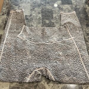 Ptula leggings small